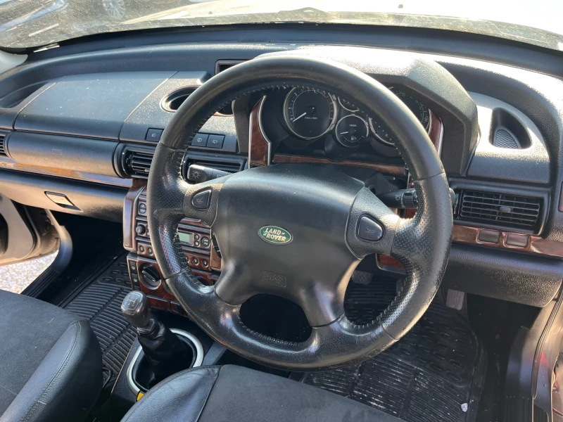 Land Rover Freelander 2.0дизел, снимка 9 - Автомобили и джипове - 48617400