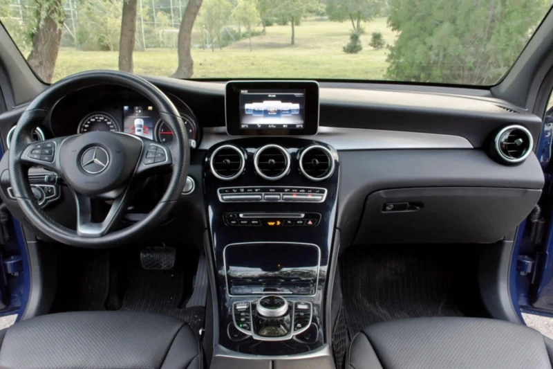 Mercedes-Benz GLC 220, снимка 3 - Автомобили и джипове - 52570684
