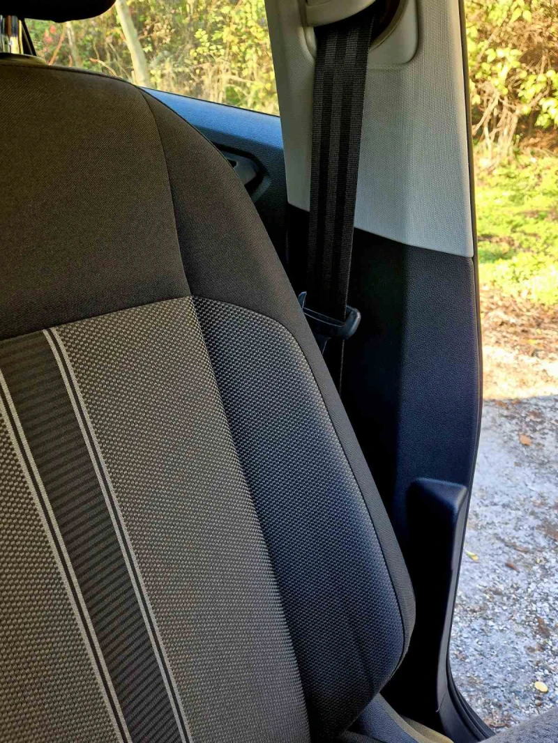 VW T-Roc 1.5 TSI, снимка 10 - Автомобили и джипове - 52425269