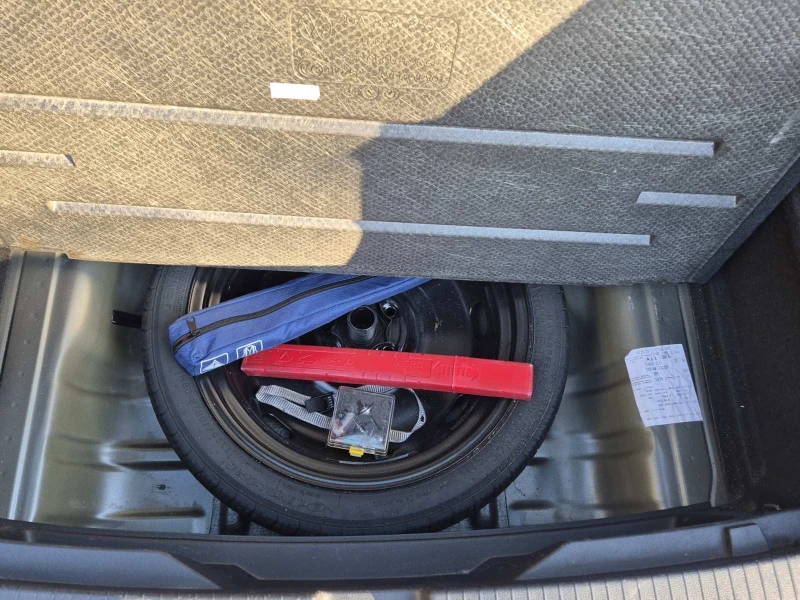 VW T-Roc 1.5 TSI, снимка 13 - Автомобили и джипове - 52425269