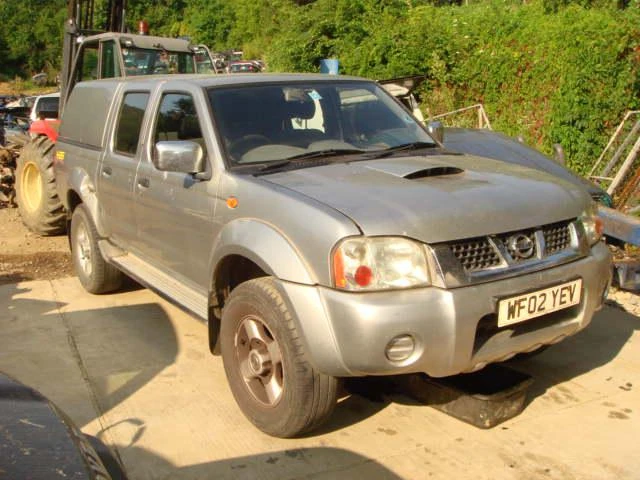 Nissan Navara 2.5TDI, снимка 1 - Автомобили и джипове - 46834034