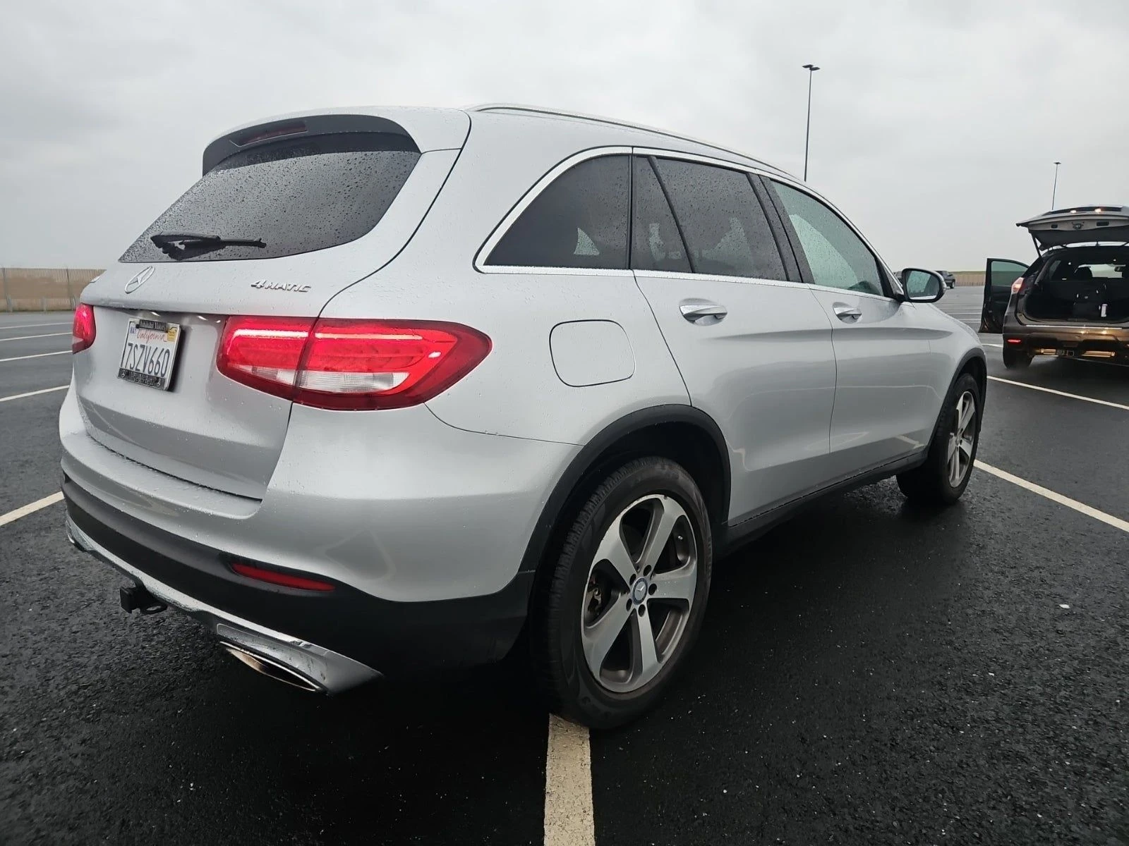 Mercedes-Benz GLC 300 2 КЛЮЧА/1 СОБСТВ/ПОДГРЕВ/ПАНО/КАМЕРА/KEYLESS    - изображение 4
