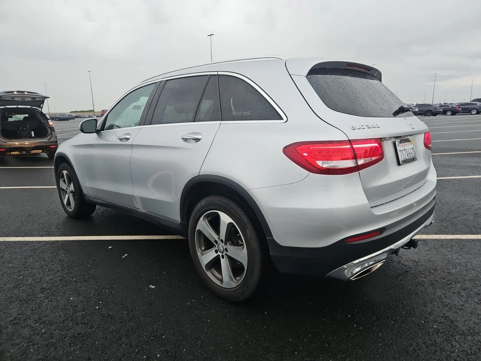 Mercedes-Benz GLC 300 2 КЛЮЧА/1 СОБСТВ/ПОДГРЕВ/ПАНО/КАМЕРА/KEYLESS    - изображение 6