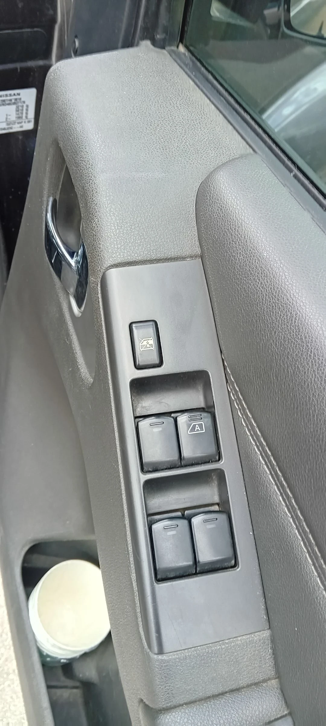 Nissan Navara, снимка 16 - Автомобили и джипове - 54145609