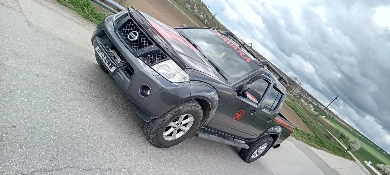 Nissan Navara, снимка 7 - Автомобили и джипове - 54145609