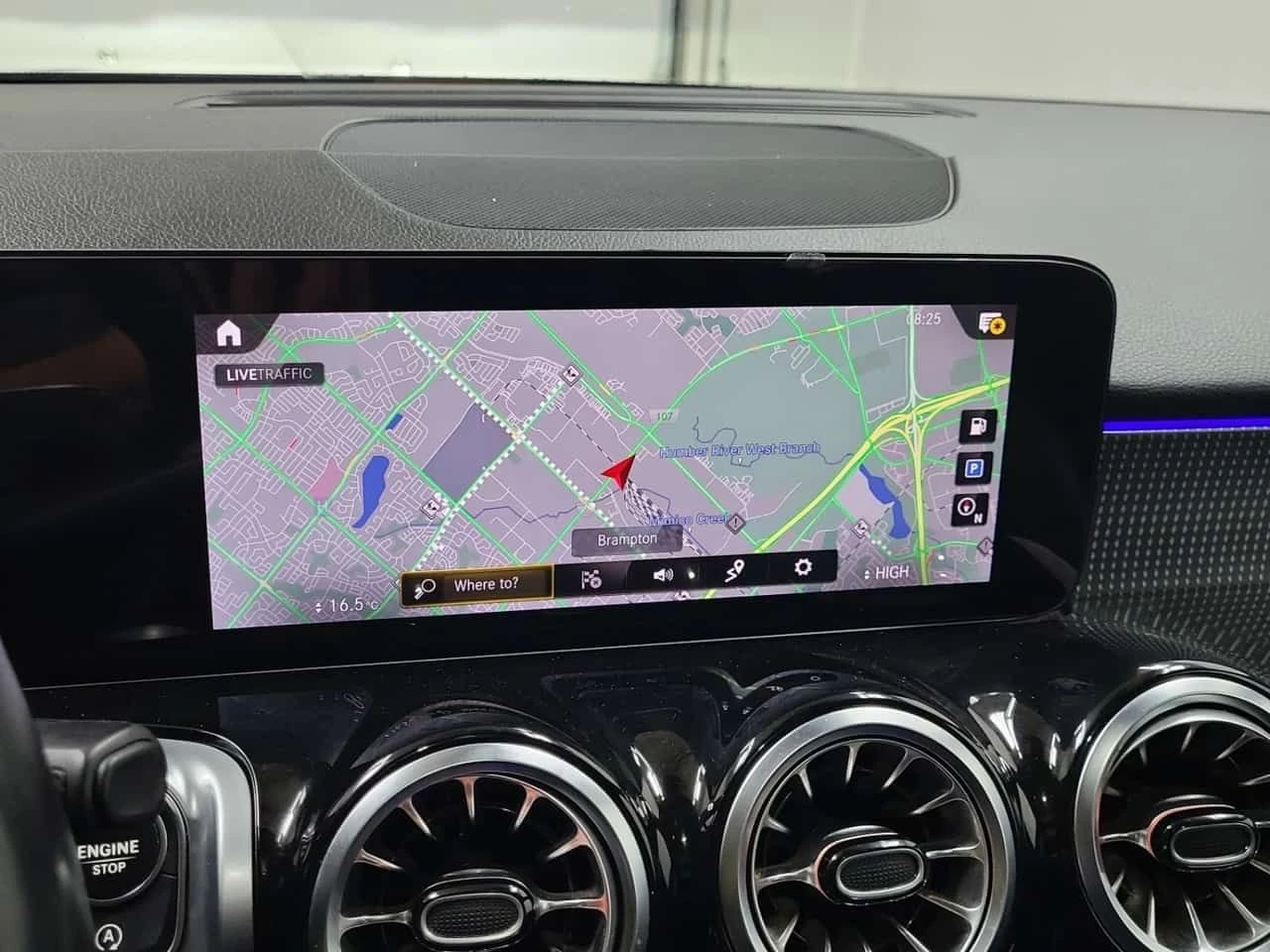 Mercedes-Benz GLB 250 * 360 * AMBIENT * ПОДГРЕВ , снимка 11 - Автомобили и джипове - 54413847