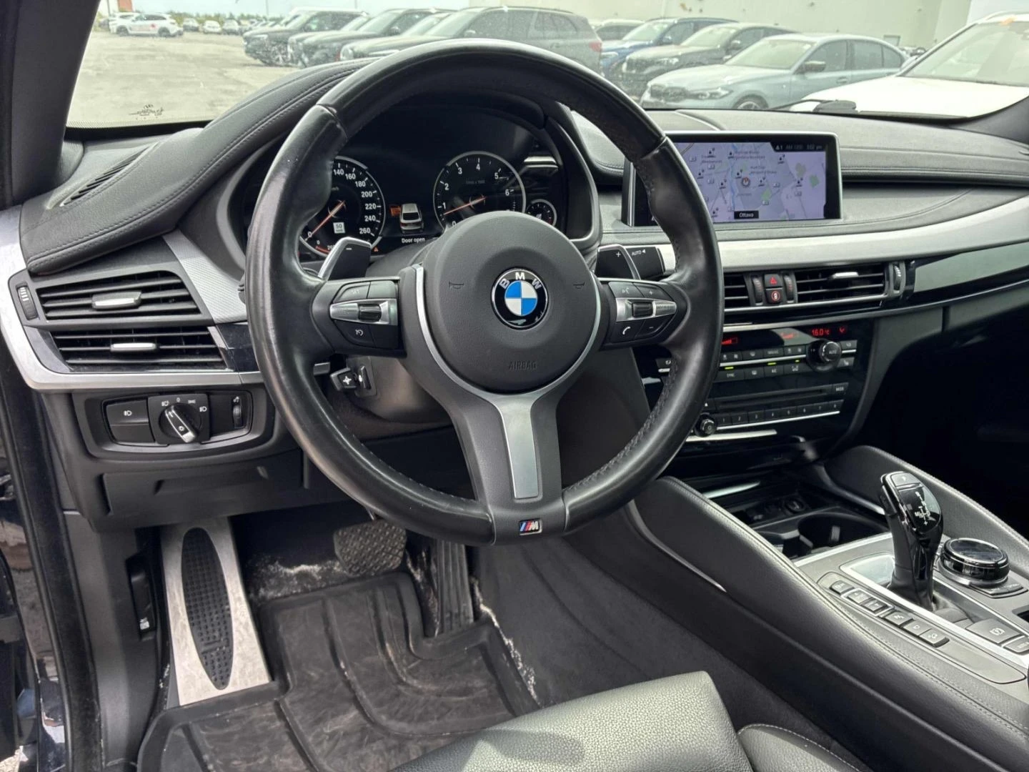 BMW X6 M-pkg| Shadow-line| Soft-Close| HUD| Harman/Kardon, снимка 8 - Автомобили и джипове - 54821614