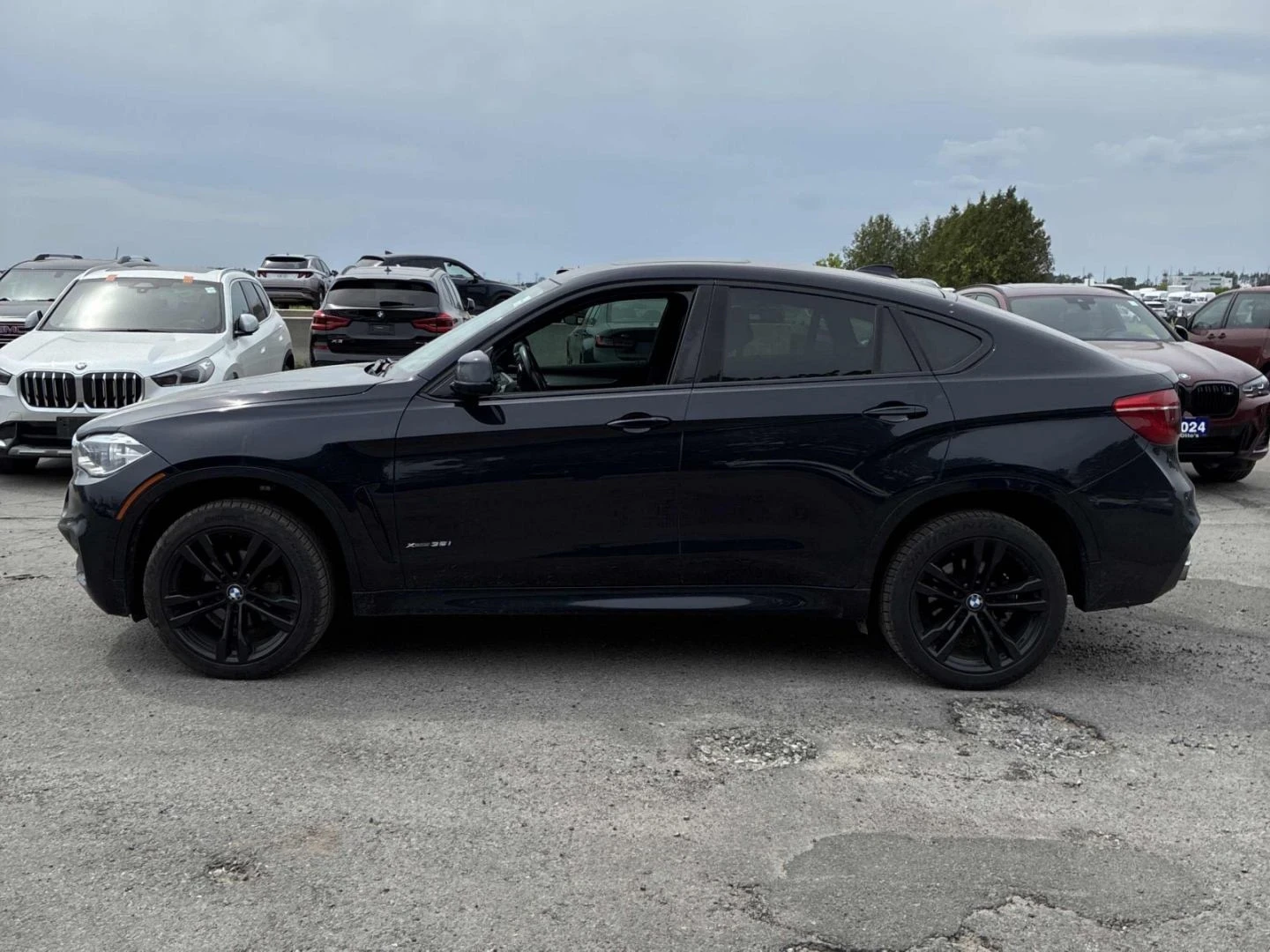 BMW X6 M-pkg| Shadow-line| Soft-Close| HUD| Harman/Kardon, снимка 3 - Автомобили и джипове - 54821614