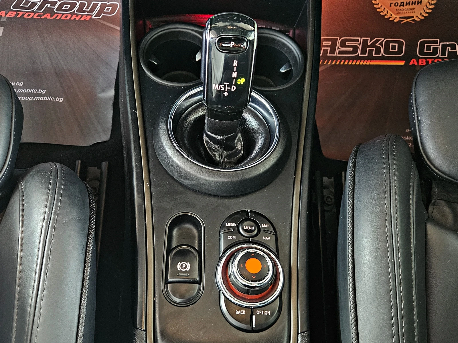 Mini Countryman SD/ALL4/GERMANY/HEAD UP/CAMERA/PANO/CAR PLAY/LIZIN, снимка 11 - Автомобили и джипове - 55726099