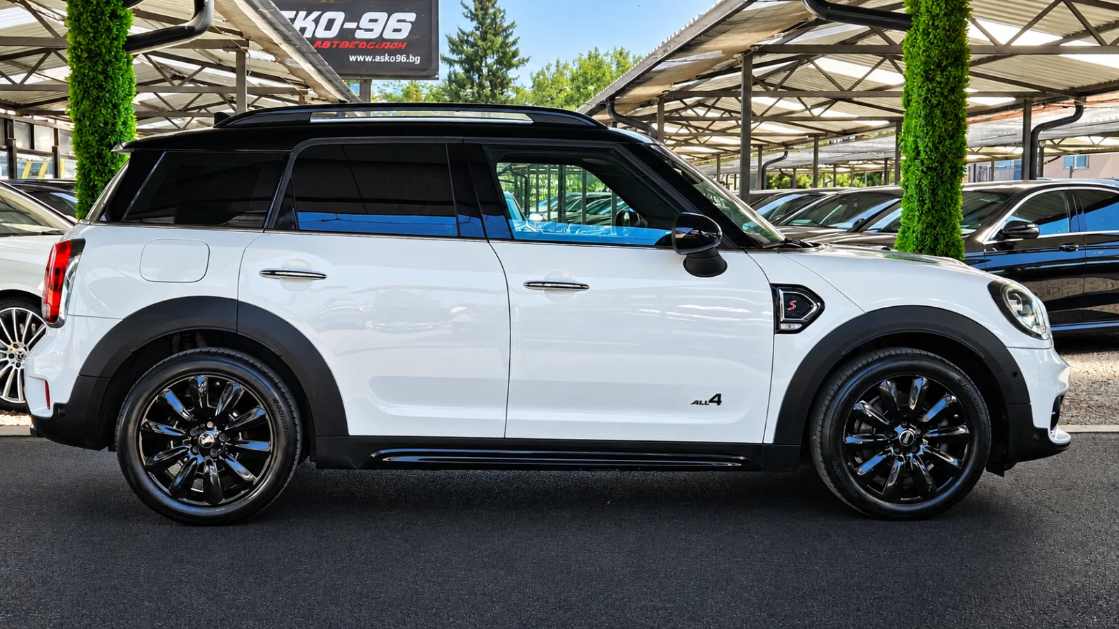 Mini Countryman SD/ALL4/GERMANY/HEAD UP/CAMERA/PANO/CAR PLAY/LIZIN, снимка 4 - Автомобили и джипове - 55726099