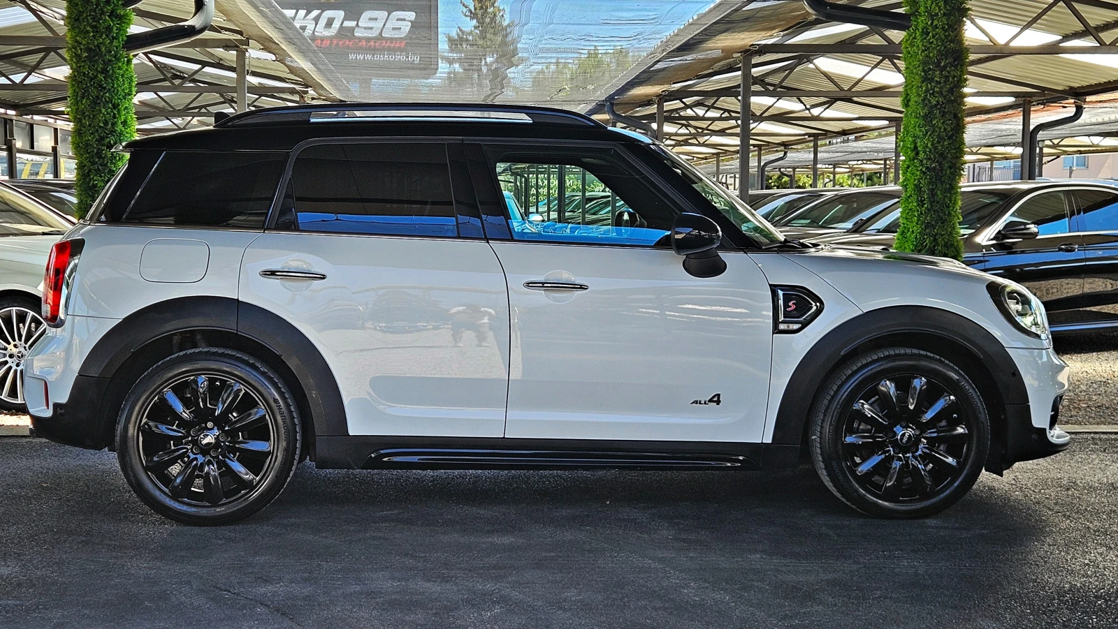 Mini Countryman SD/ALL4/GERMANY/HEAD UP/CAMERA/PANO/CAR PLAY/LIZIN, снимка 4 - Автомобили и джипове - 55726099