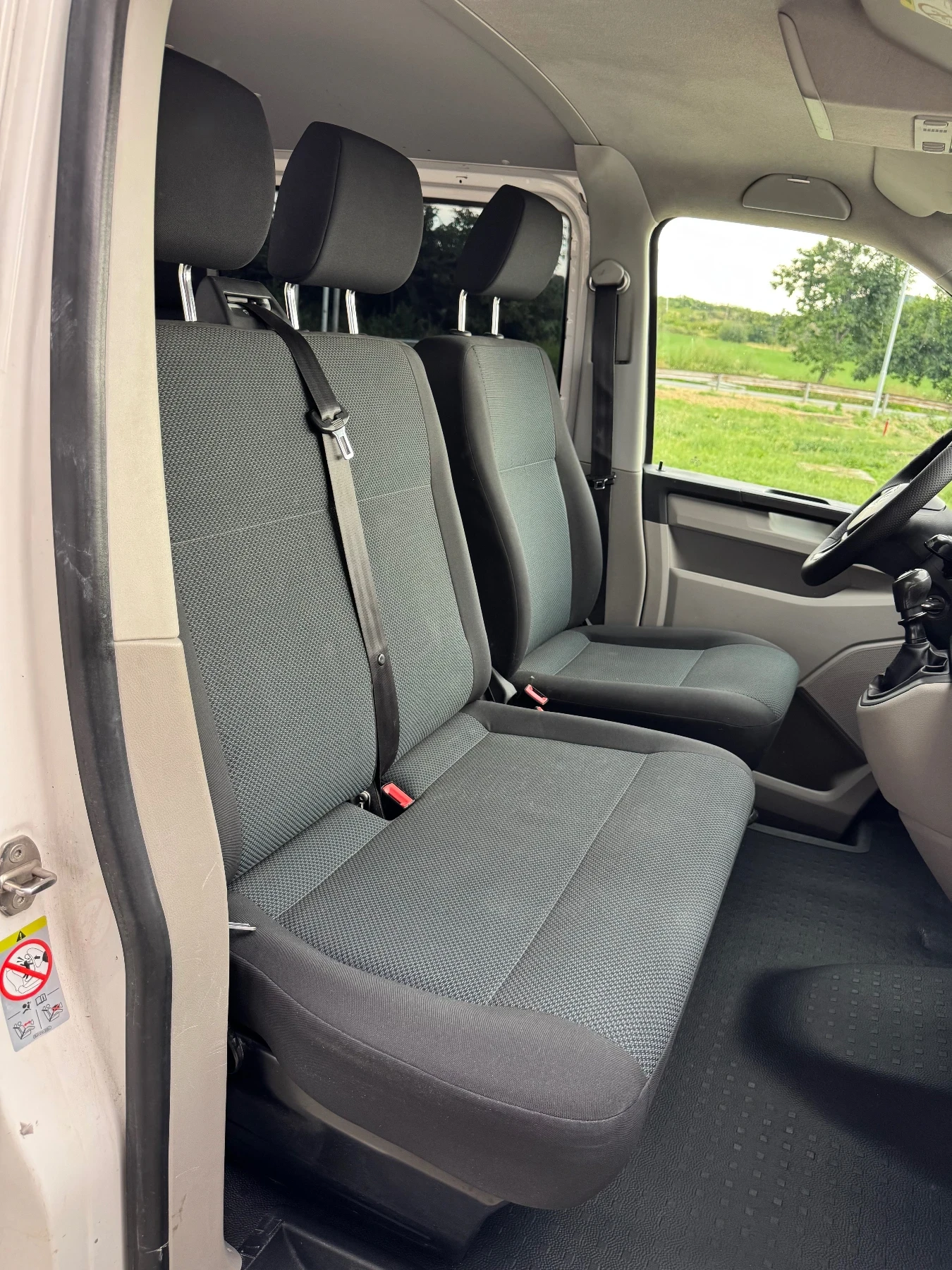 VW T6 2.0 TDI, 6 места, 2хКлима, Нави, EURO 6, Теглич !, снимка 11 - Бусове и автобуси - 55343727