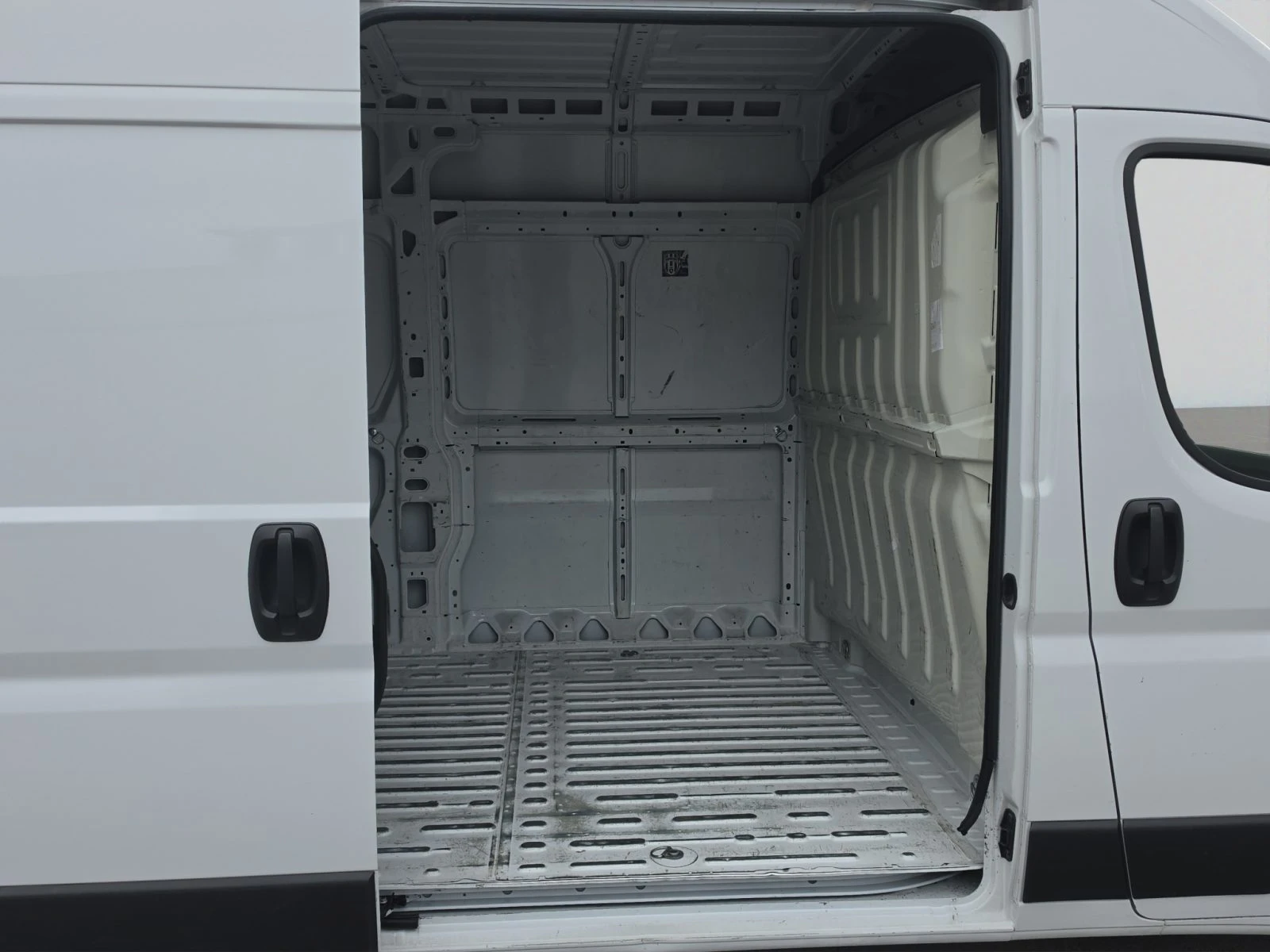 Citroen Jumper FT 35 L3H2 2.2 BlueHDI 140 BVM6 S&S E6.4//2309437 | Mobile.bg � ����������� 12