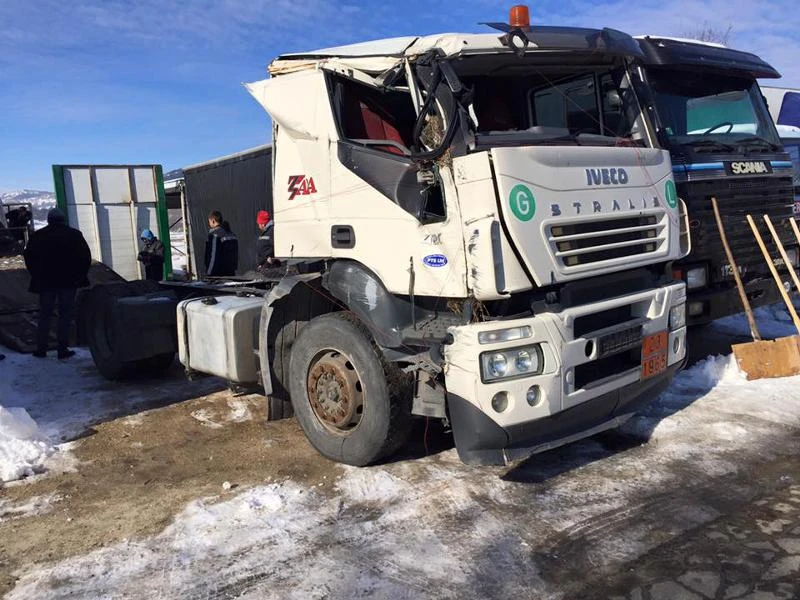 Iveco Stralis НА ЧАСТИ ЕВРО 4, снимка 2 - Камиони - 37016448