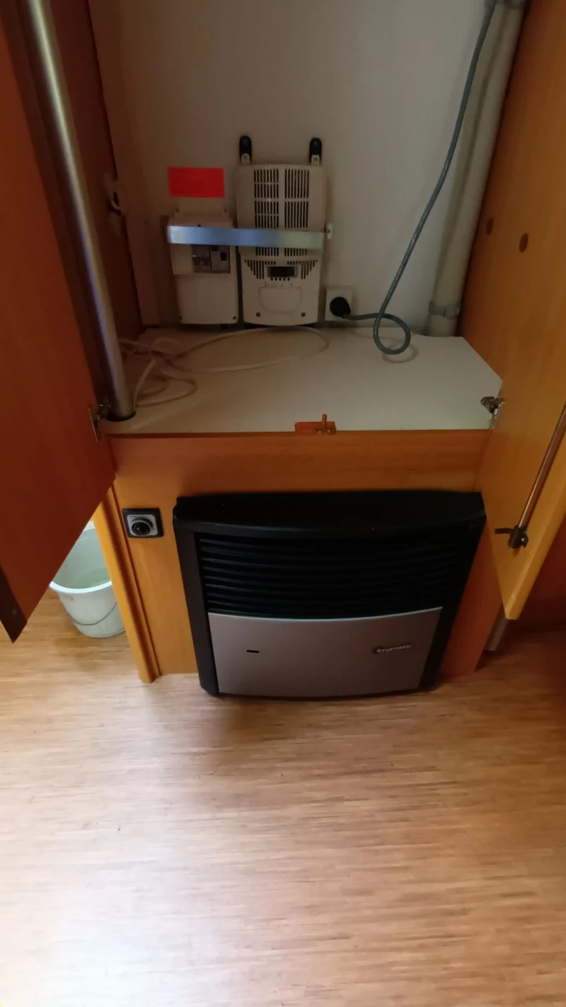 Каравана Fendt Saphir 470, снимка 13 - Каравани и кемпери - 51694736