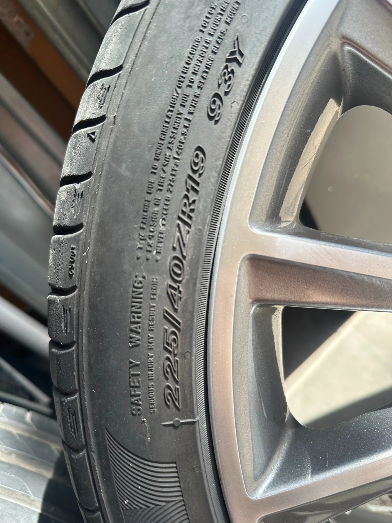    255/35R19  Mercedes-Benz C 43 AMG | Mobile.bg   6