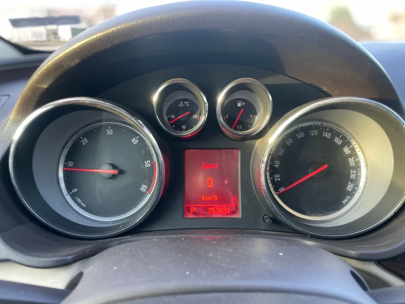 Opel Insignia 2.0 CDTi* AVTOMAT, снимка 10 - Автомобили и джипове - 51369029