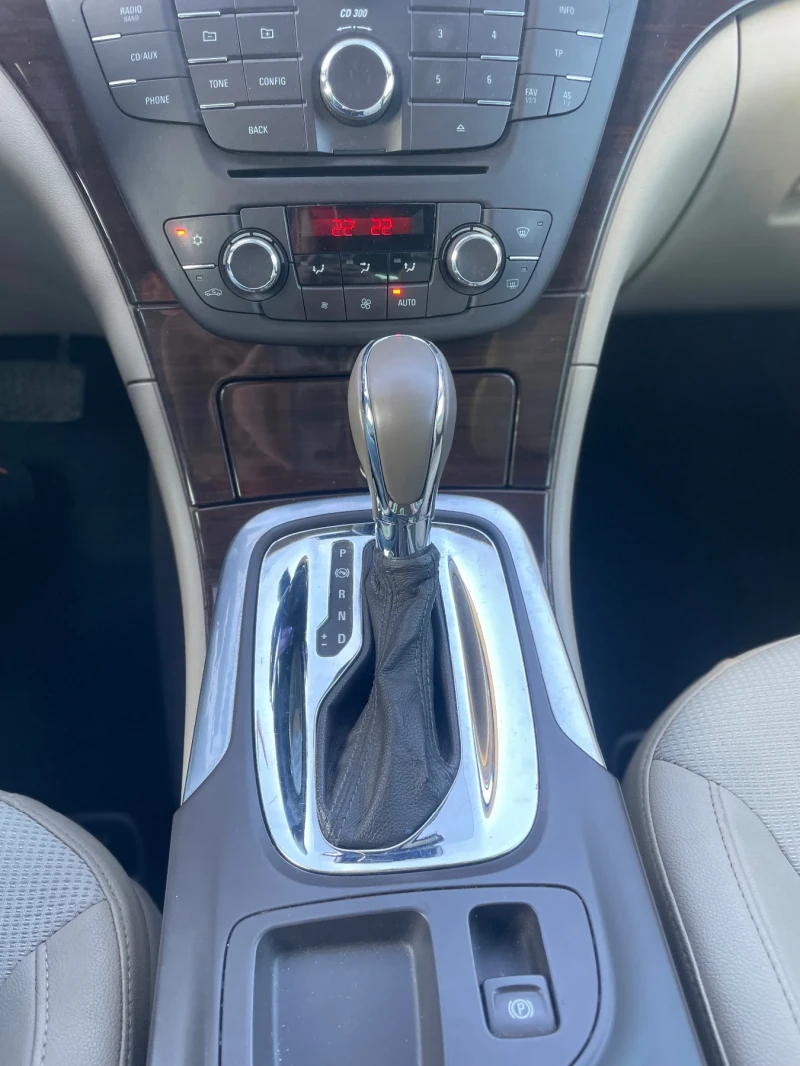 Opel Insignia 2.0 CDTi* AVTOMAT, снимка 12 - Автомобили и джипове - 51369029