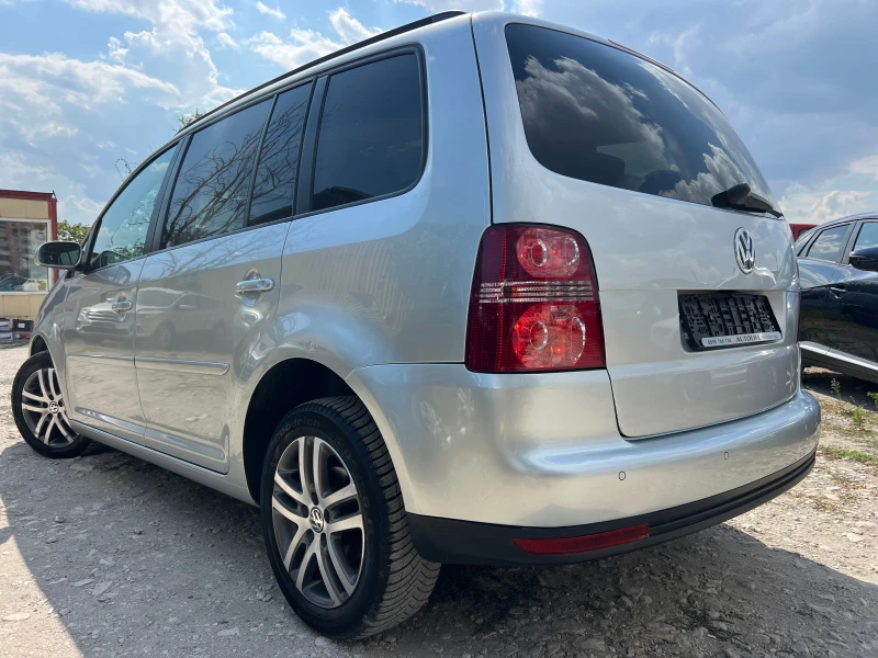 VW Touran HIGHLINE 1.9TDI-105 DSG, снимка 4 - Автомобили и джипове - 51406720