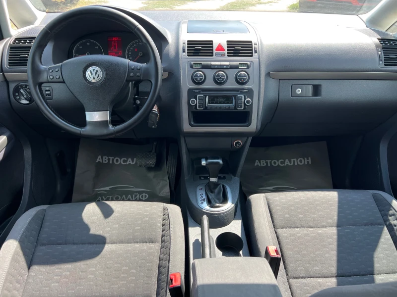VW Touran HIGHLINE 1.9TDI-105 DSG, снимка 8 - Автомобили и джипове - 51406720