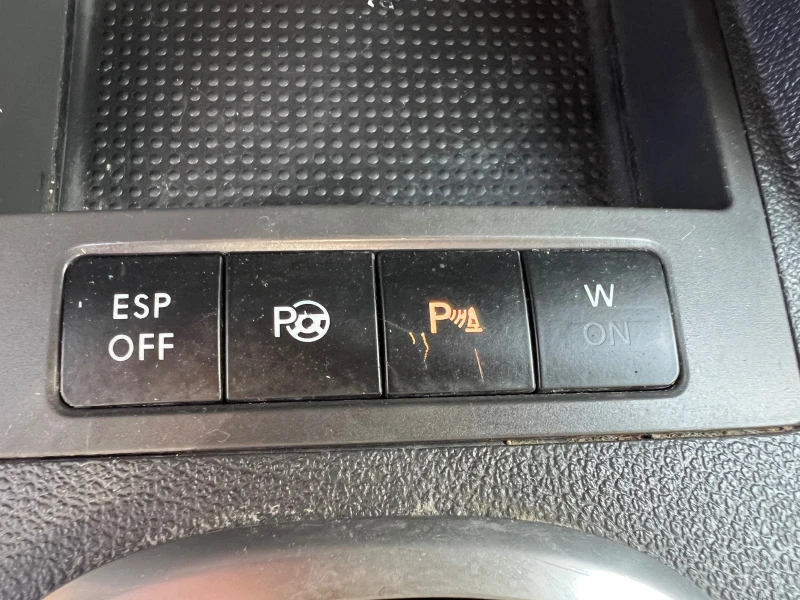 VW Touran HIGHLINE 1.9TDI-105 DSG, снимка 16 - Автомобили и джипове - 51406720