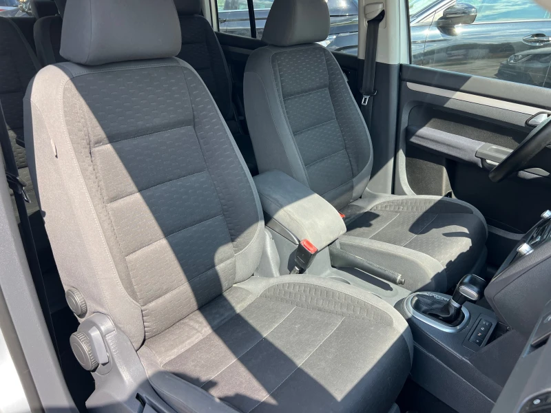 VW Touran HIGHLINE 1.9TDI-105 DSG, снимка 11 - Автомобили и джипове - 51406720