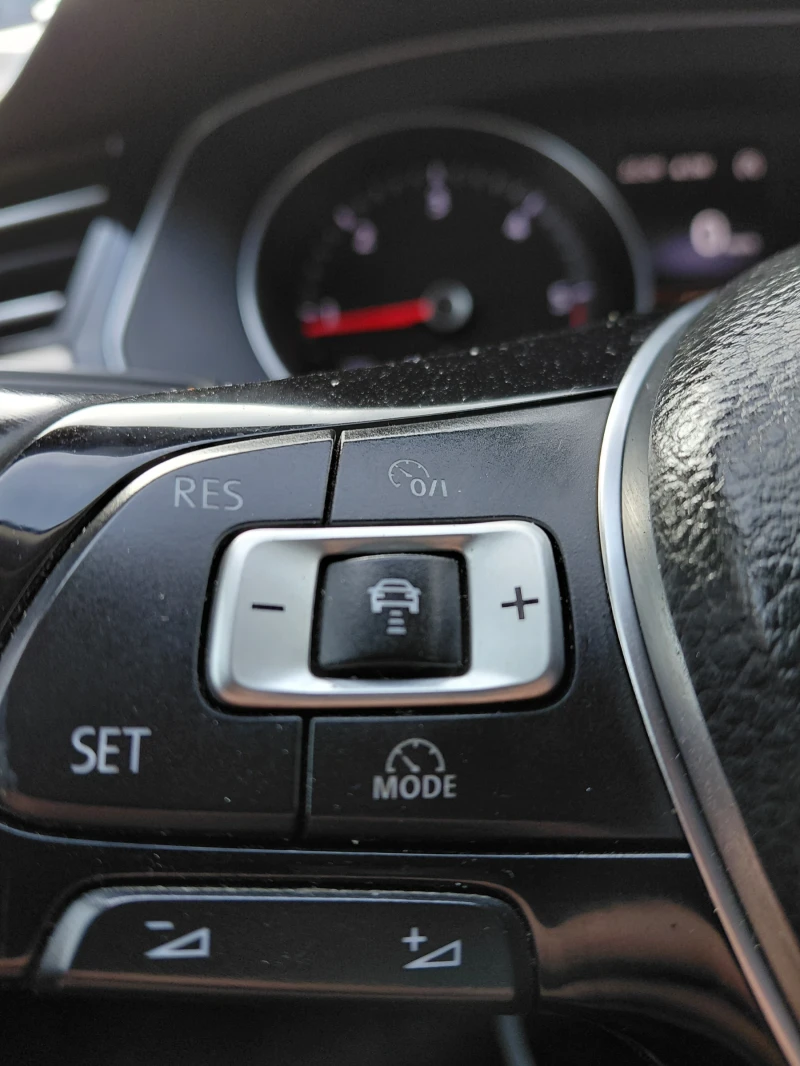 VW Passat 2.0-TDI B8-Седан.Регистриран, снимка 15 - Автомобили и джипове - 52393489