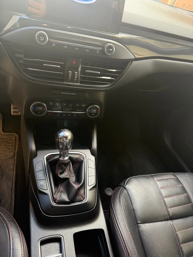 Ford Focus 2.0 150кс, снимка 10 - Автомобили и джипове - 52534686