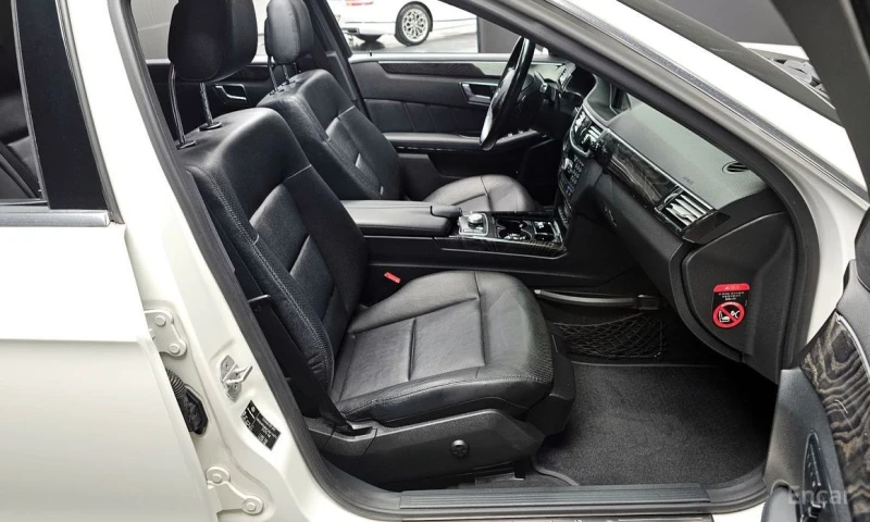 Mercedes-Benz E 350, снимка 10 - Автомобили и джипове - 52840436