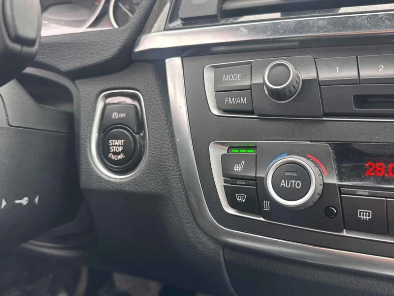 BMW 335 * 335i xDrive * 2 КЛЮЧА* ПОДГРЕВ* KEYLESS* HARMAN , снимка 14 - Автомобили и джипове - 53529642