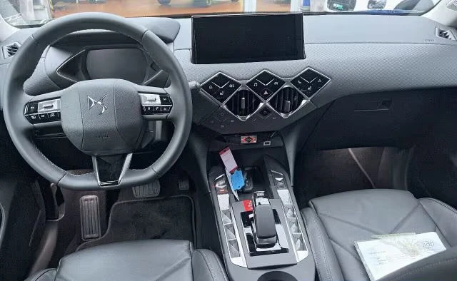 DS DS 3 E-TENSE/156HP/RIVOLI/CAM/NAVI/LED/DIGI/CPLAY/996g | Mobile.bg � ����������� 6