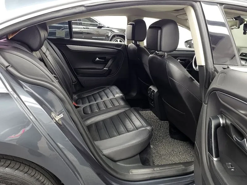 VW CC 2.0 TDI 4Motion, снимка 12 - Автомобили и джипове - 54303464