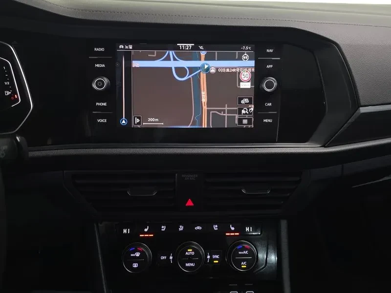 VW Jetta 1.5 Tsi Prestige, снимка 14 - Автомобили и джипове - 55748331