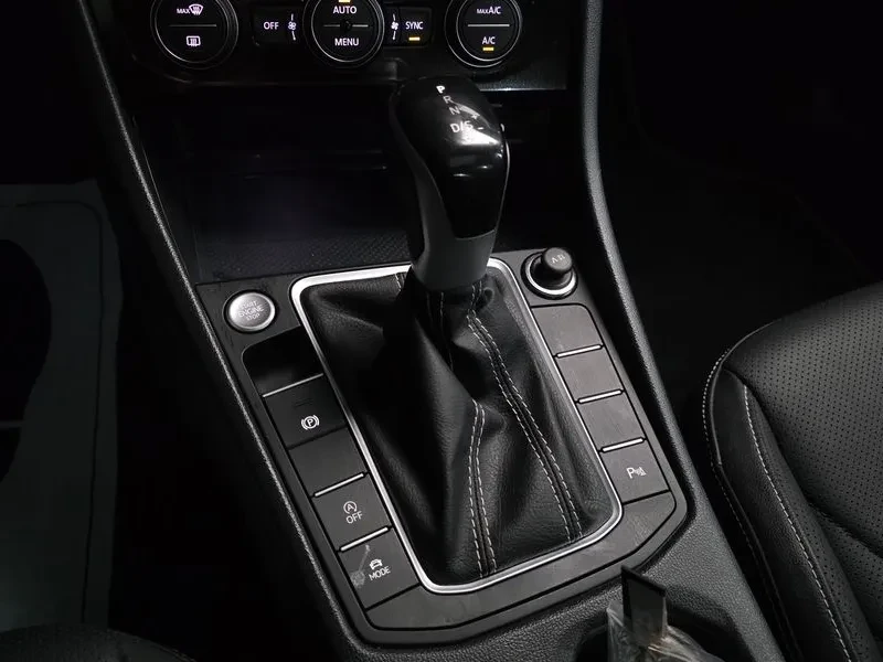 VW Jetta 1.5 Tsi Prestige, снимка 9 - Автомобили и джипове - 55748331