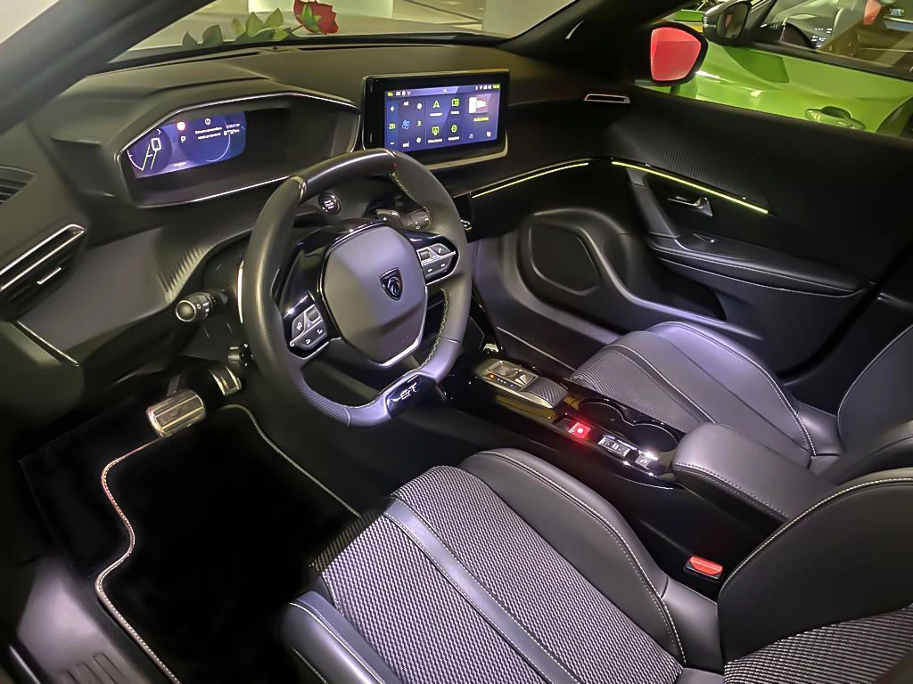 Peugeot 2008 GT 360 camera 3D display | Mobile.bg � ����������� 5