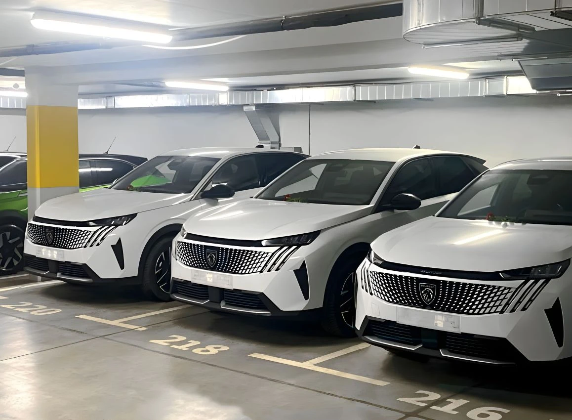 Peugeot 2008 GT 360 camera 3D display | Mobile.bg � ����������� 8