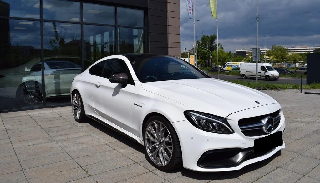 Mercedes-Benz C 63 AMG  - изображение 2