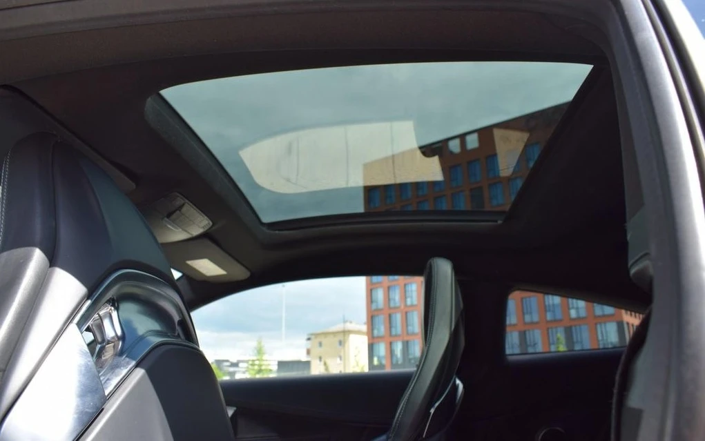 Mercedes-Benz C 63 AMG  - изображение 9