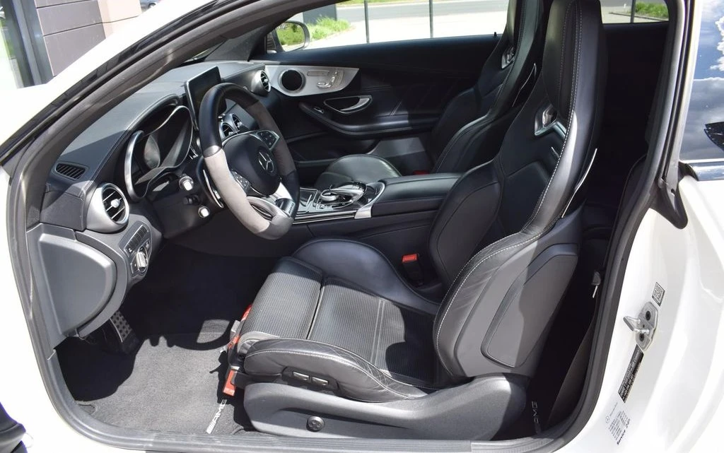 Mercedes-Benz C 63 AMG  - изображение 7