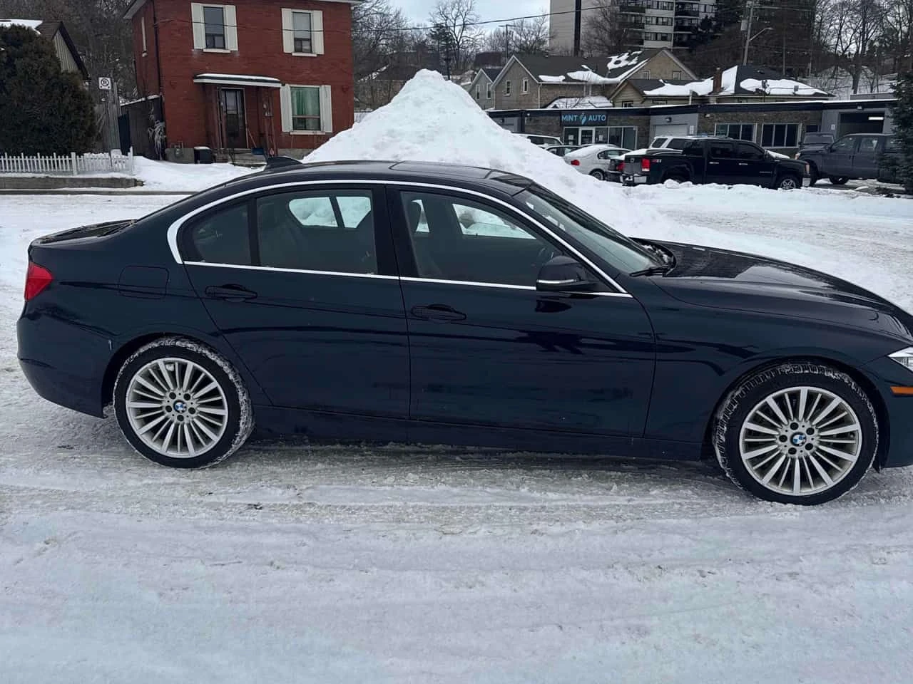 BMW 335 * 335i xDrive * 2 �����* �������* KEYLESS* HARMAN  | Mobile.bg � ����������� 3