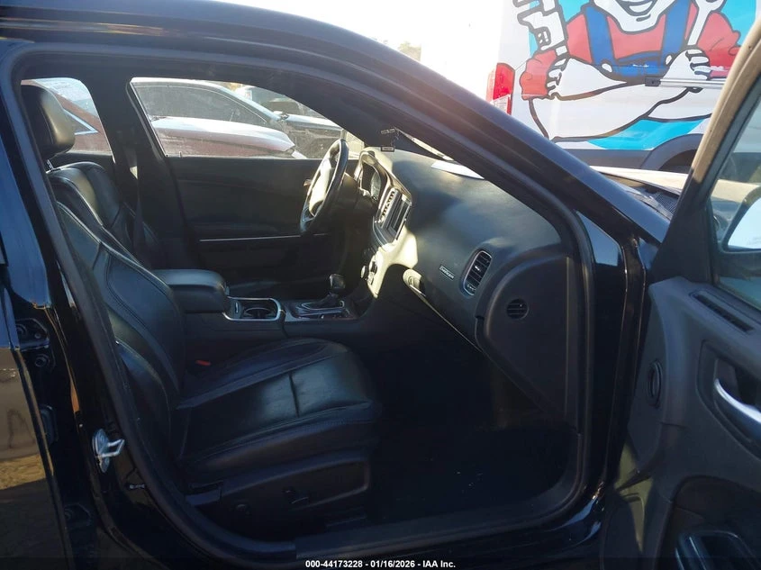 Dodge Charger 3.6l Sxt Rwd, снимка 5 - Автомобили и джипове - 53887706