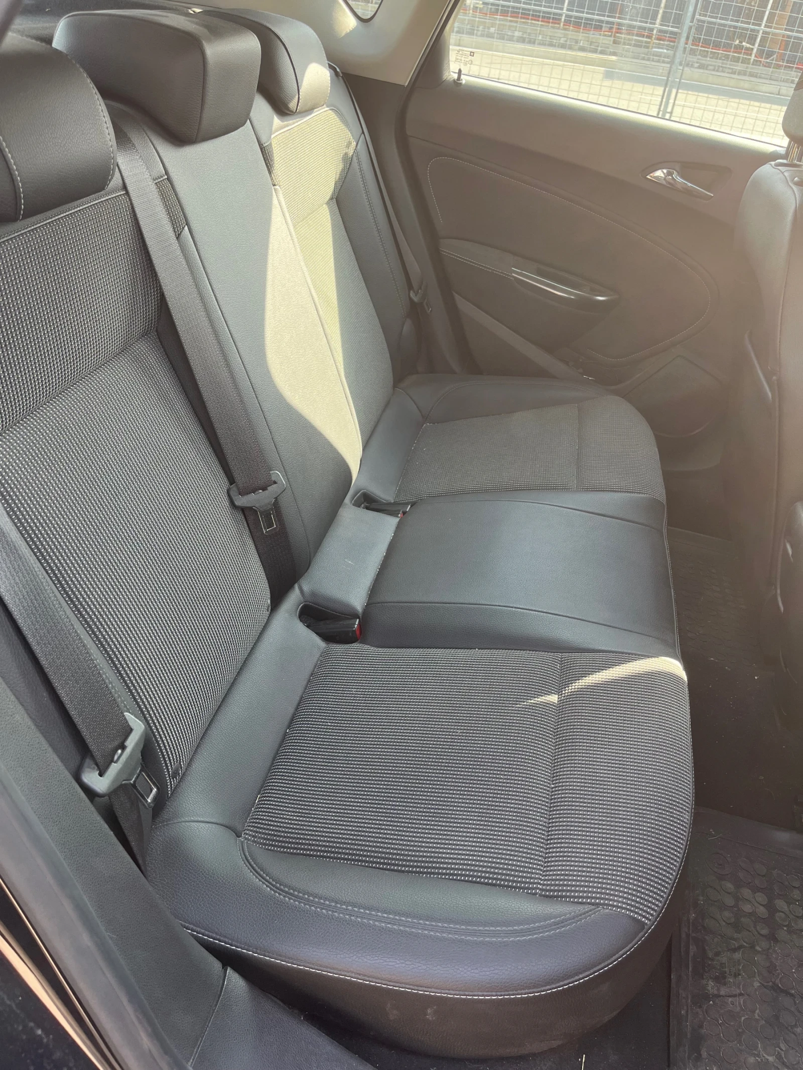 Opel Astra 1.7 CDTI Cosmo, снимка 14 - Автомобили и джипове - 54034100