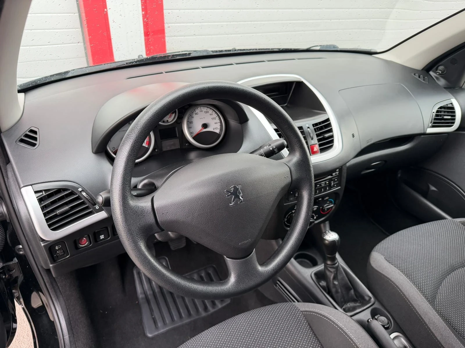 Peugeot 206 1.2I PLUS TRENDY KLIMATIK EVRO 5A 96 000KM!!!  | Mobile.bg � ����������� 13