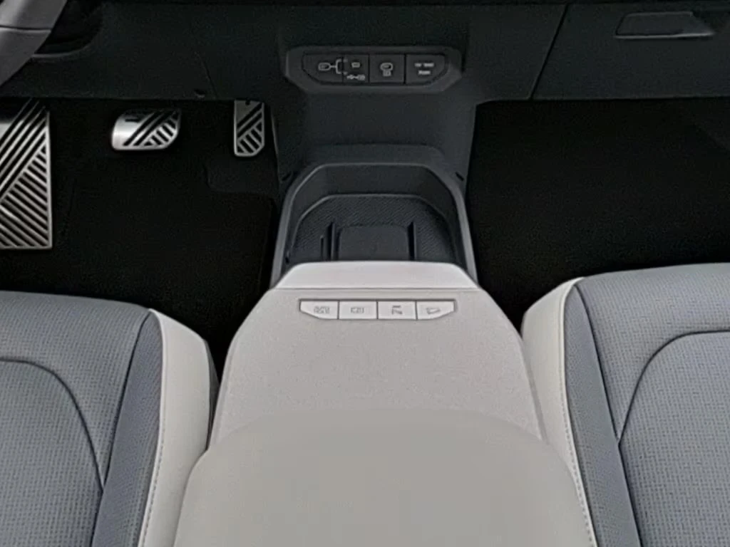 Kia EV3 Gt-Line 81.4kWh DISTR 360* HUD B/S Winter Package+, снимка 9 - Автомобили и джипове - 54358971