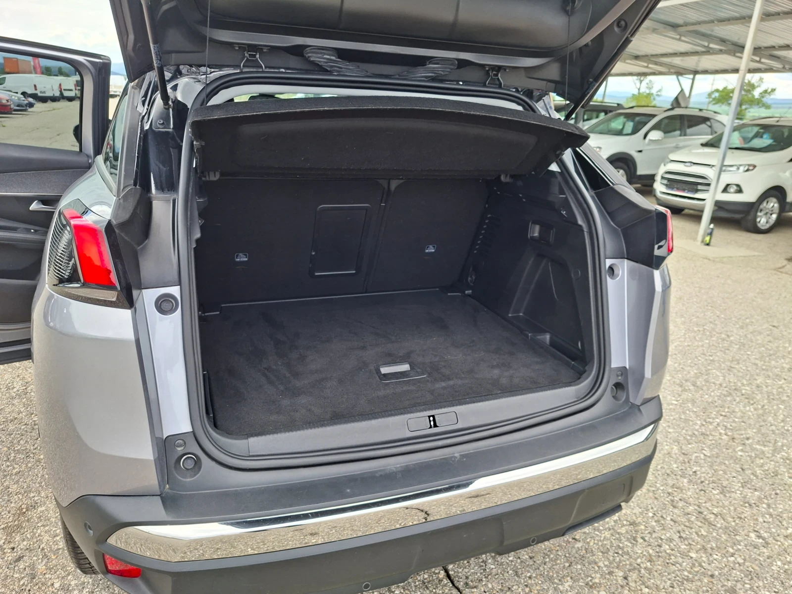 Peugeot 3008 1, 5 Hdi, снимка 13 - Автомобили и джипове - 54661366