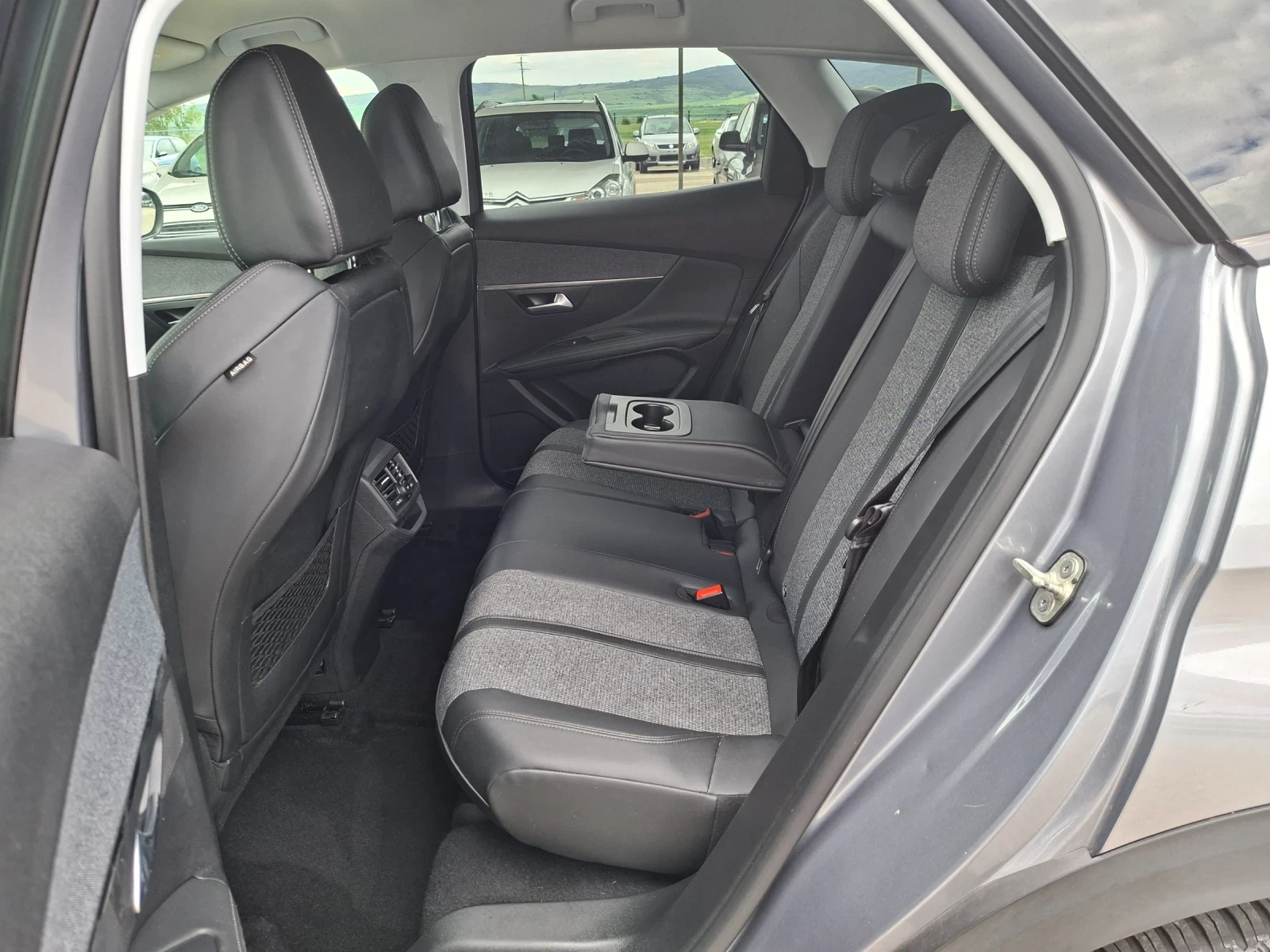 Peugeot 3008 1, 5 Hdi, снимка 12 - Автомобили и джипове - 54661366