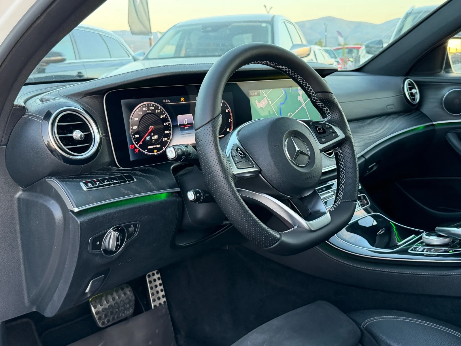 Mercedes-Benz E 350 D* 2020г* AMG* 9G* 172.000КМ* Сервизвизна История*, снимка 8 - Автомобили и джипове - 54728368