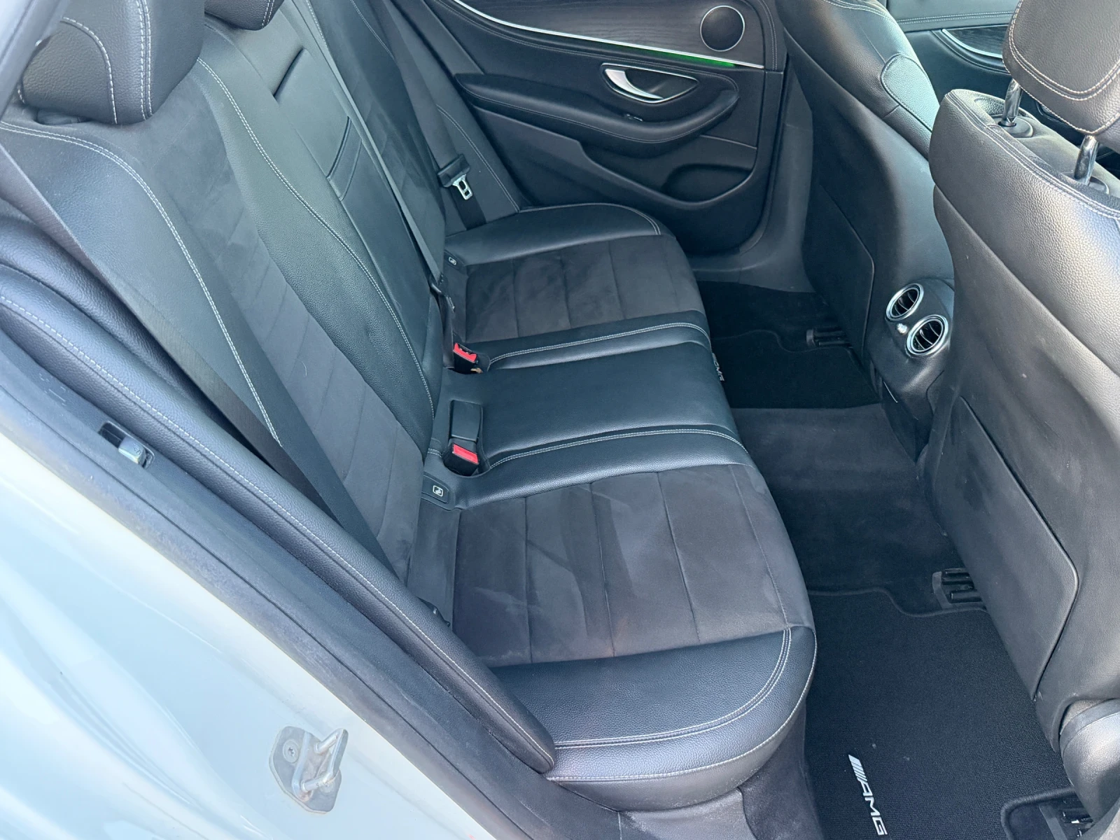 Mercedes-Benz E 350 D* 2020г* AMG* 9G* 172.000КМ* Сервизвизна История*, снимка 11 - Автомобили и джипове - 54728368