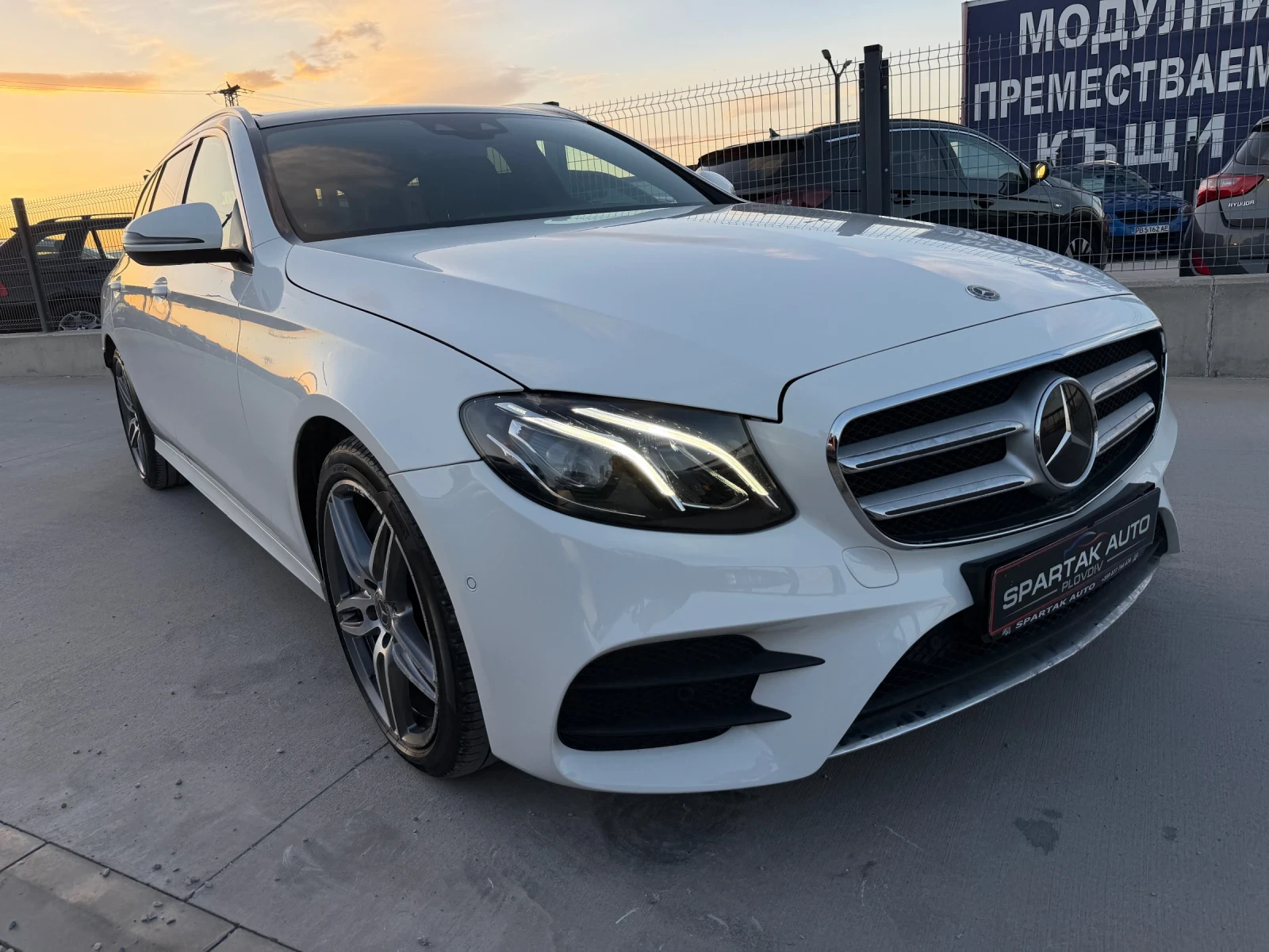 Mercedes-Benz E 350 D* 2020г* AMG* 9G* 172.000КМ* Сервизвизна История*, снимка 3 - Автомобили и джипове - 54728368
