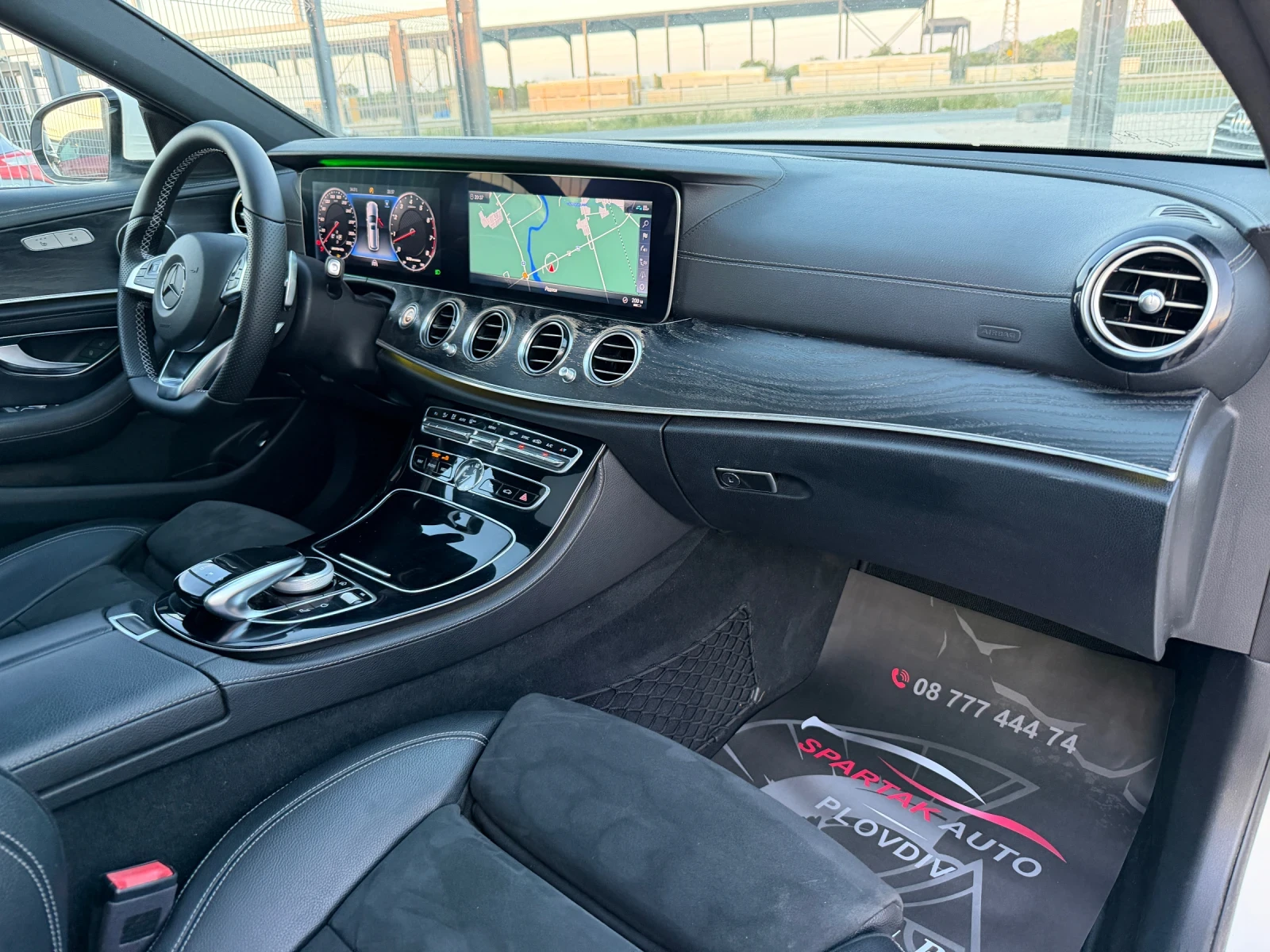Mercedes-Benz E 350 D* 2020г* AMG* 9G* 172.000КМ* Сервизвизна История*, снимка 13 - Автомобили и джипове - 54728368